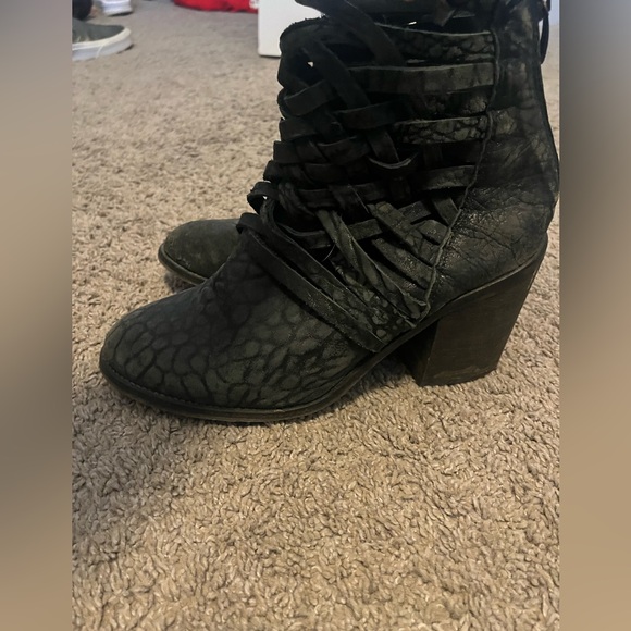 Free People leather ankle boots. Size 8 - Picture 1 of 4